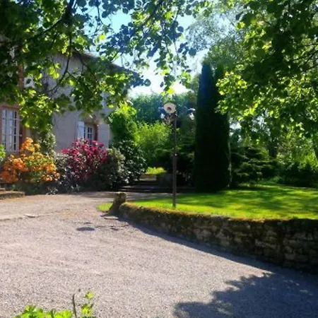 Charme Authentique Avec Cheminee Et Grand Parc Pres D'epinal, Avec Court De Tennis Et Recharge Electrique - Fr-1-589-514 Couette-café Aydoilles