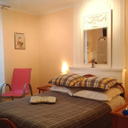 Charme Authentique Avec Cheminee Et Grand Parc Pres D'epinal, Avec Court De Tennis Et Recharge Electrique - Fr-1-589-514 Bed & Breakfast *